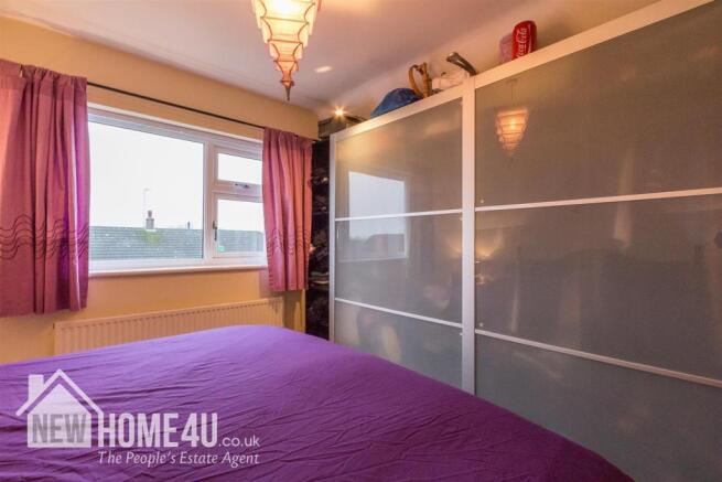 MASTER BEDROOM: