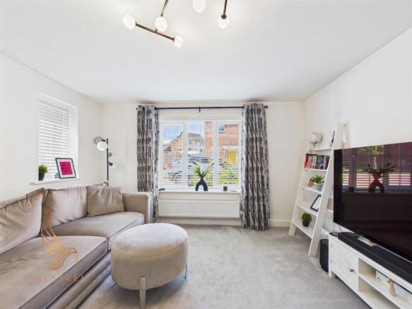 4 bed Detached for sale Image 11