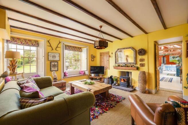 6 bed Detached for sale Image 6