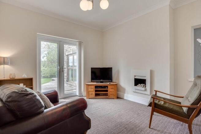5 bed Detached for sale Image 7