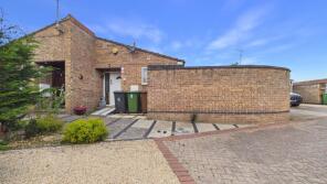 6, Finchfield, Parnwell, Peterborough PE1 4YG