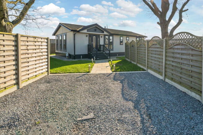 Four Oaks Park, Eye Road, Brome, Eye, Suffolk, IP23 8AL photo 4