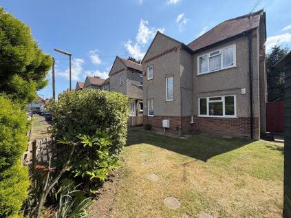 Harrow Gardens, Warlingham, CR6 9ES