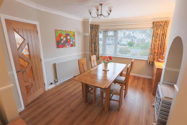 52 Fabian Crescent 17 .jpg