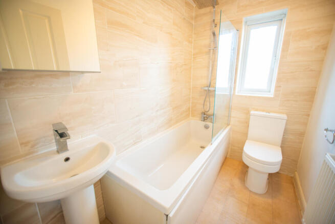2 bed Semi-Detached to rent Image 10