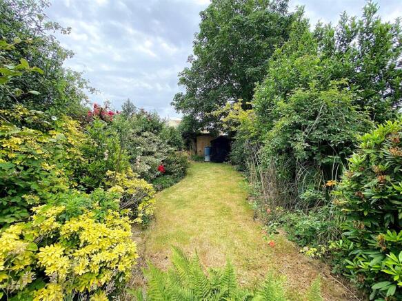 18 Cambridge Road - Garden1.jpg