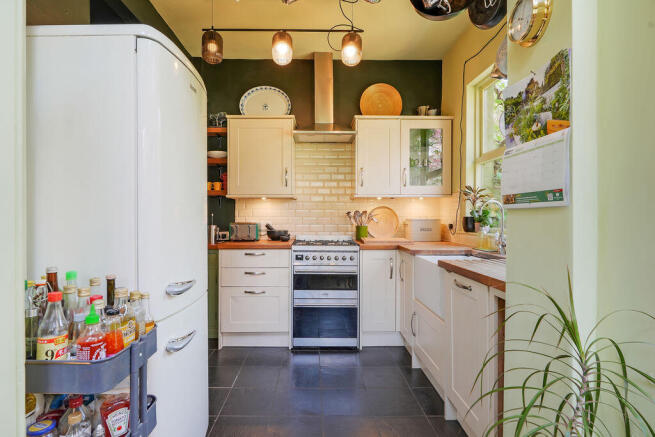 3 bed Semi-Detached for sale Image 11