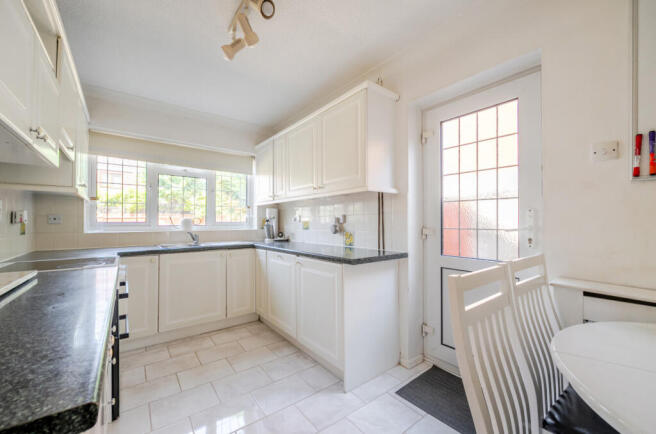 1335751-8-6895fe8...