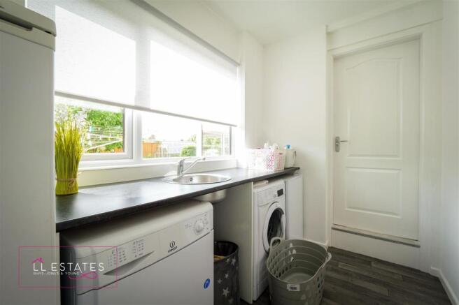 utility room.jpg