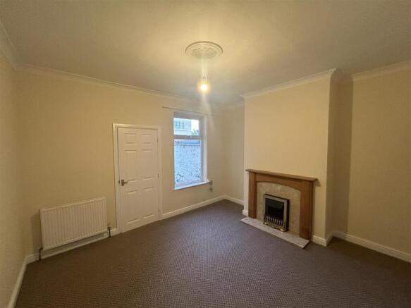 3 bed Terraced to rent Image 5