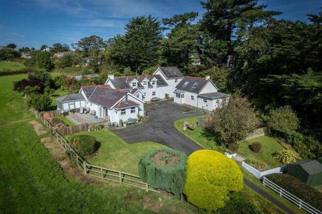 Exterior - Bryn Lewellyn, Llangoed-13.jpg