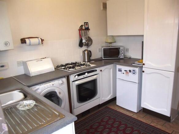 Kitchen pic 2
