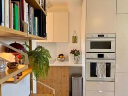 Flat 4, 9, Rye Hill Park, London SE15 3JN