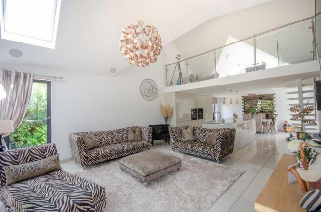 Living area.jpg