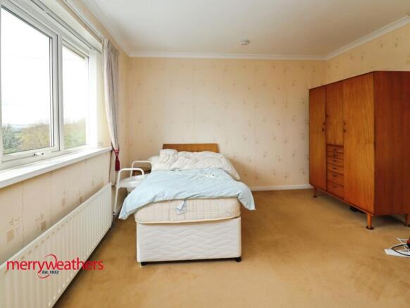 4 bed Semi-Detached for sale Image 11