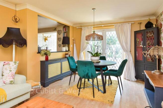 Lounge/ Dining Room