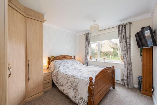 4 bed Detached Bungalow for sale Image 11