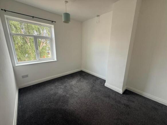 2 bed House to rent Image 7