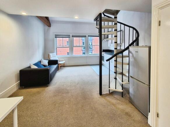 Studio to rent Image 4