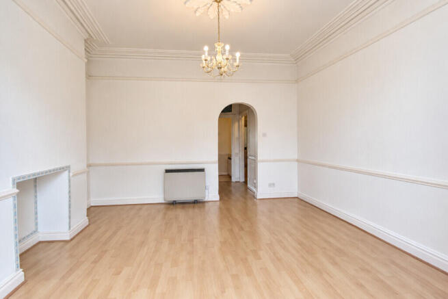 Elegant Empty Liv...