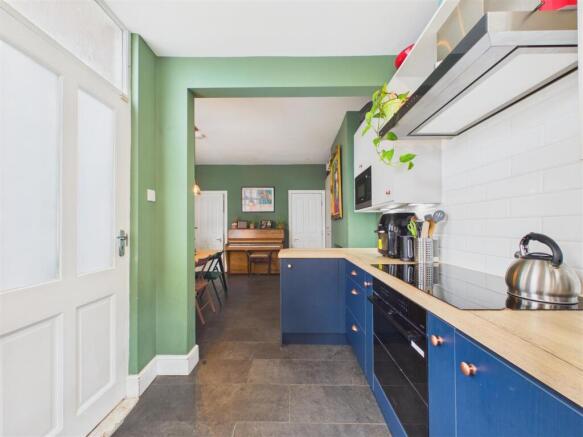 4 bed Terraced for sale Image 5