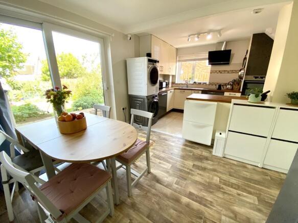 Main Kitchen/Dine...