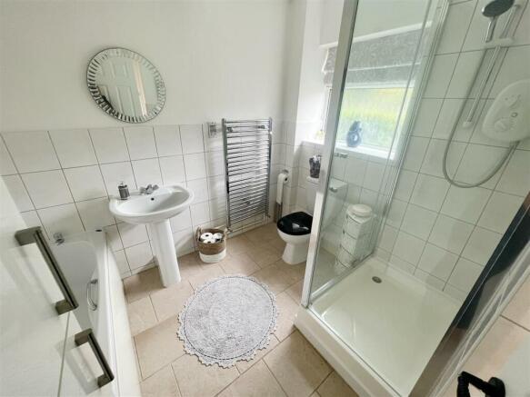 Bathroom.JPG