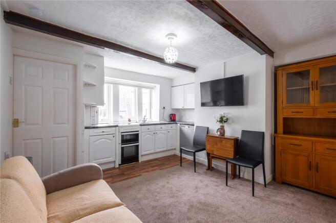 Kitchen & Lounge
