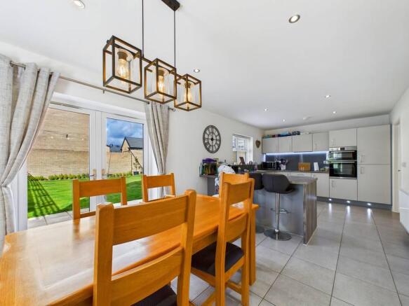 4 bed Detached for sale Image 5