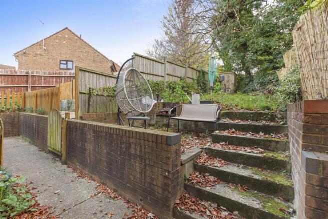 46 Lawsone Rise, HP13 5NS-9.jpg