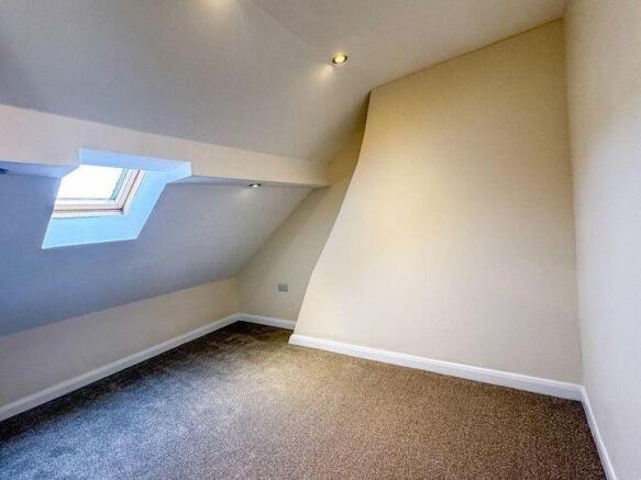 3 bed Terraced to rent Image 7