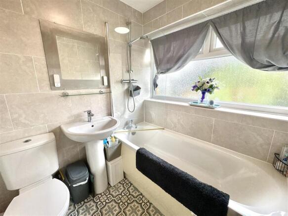 3 bed Semi-Detached for sale Image 10