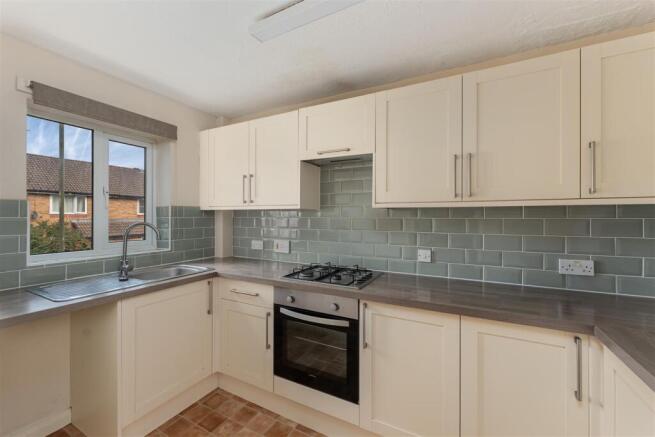 17 Frensham Close, Banbury-5.jpg