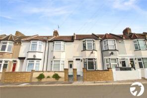 107, Knockhall Chase, Greenhithe DA9 9EW