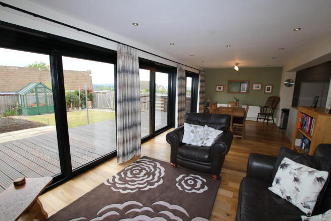 Lounge/ Dining Ro...