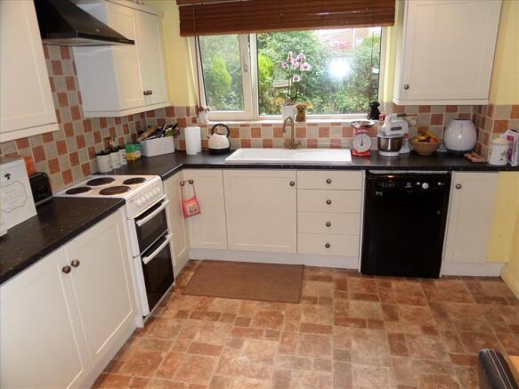 KITCHEN/BREAKFAST ROOM