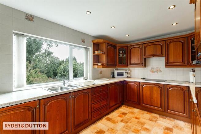 3 bed Semi-Detached for sale Image 10