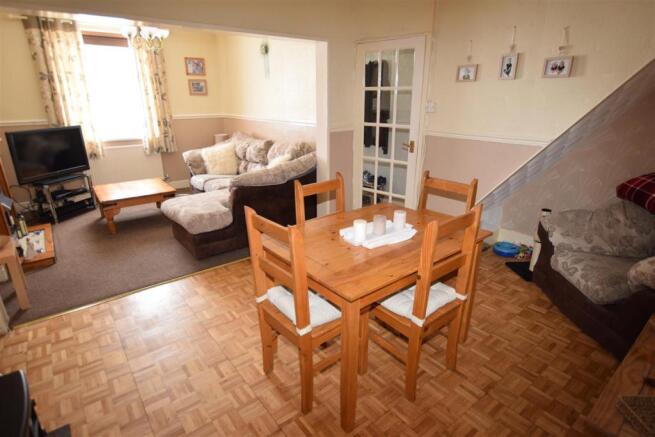 Lounge/Dining Room