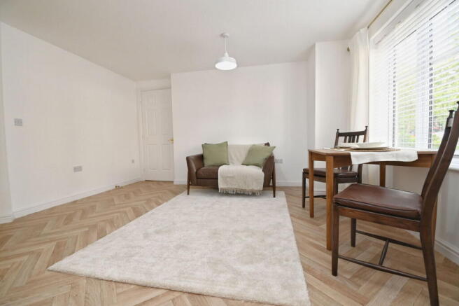 2 bed Ground Flat for sale Image 8