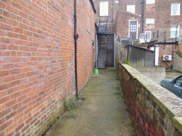 1 bed Apartment to rent Image 10