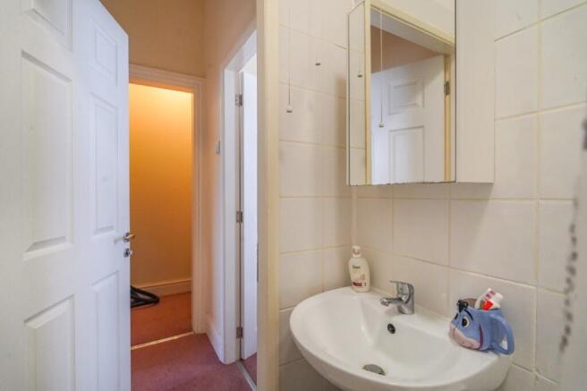2 bed Flat for sale Image 7