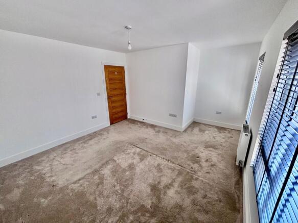2 bed House to rent Image 6