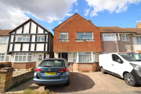 Buckland Way, Worcester Park KT4