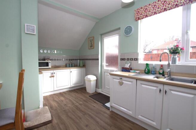 3 bed Detached Bungalow for sale Image 6
