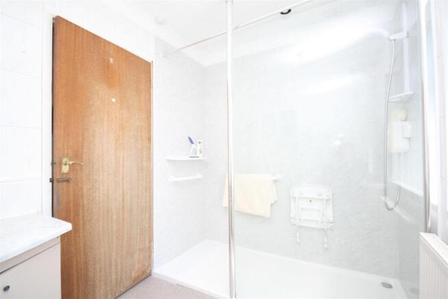 Shower Room.JPG