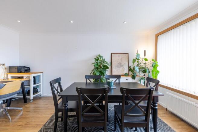 27 Huntingtower Crescent, Perth PH1 2LQ photo 4