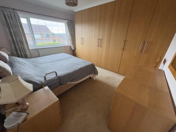 3 bed Semi-Detached for sale Image 8