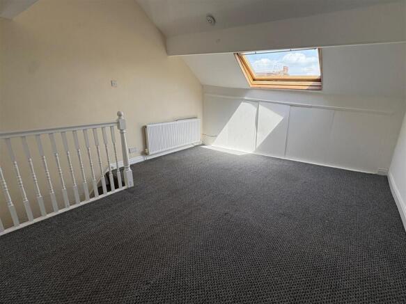 3 bed Terraced for sale Image 11