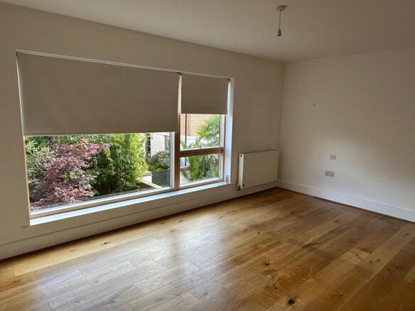 4 bed Town House for sale Image 9