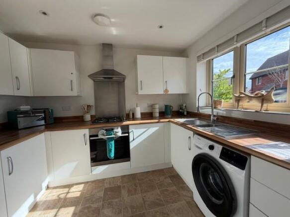 Kitchen 1.jpg